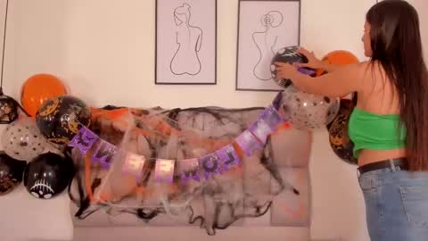 hanna__evans_ online show from October 23, 12:26 pm