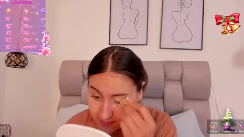 hanna__evans_ online show from November 30, 12:20 pm