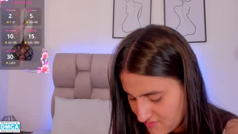 hanna__evans_ online show from February 24, 12:14 pm