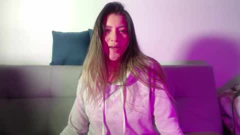 Snapshot of hanna__jones7 chatting on March 19, 12:14 am Hanna online show from March 19, 12:14 am