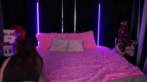 hanna__klein online show from December 21, 9:55 am