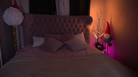 hanna__klein online show from January 2, 9:22 am