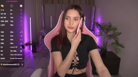 hanna__klein online show from January 19, 9:44 am