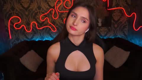 hanna__klein online show from March 6, 9:36 am
