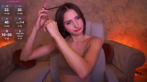hanna__klein online show from September 12, 6:35 am