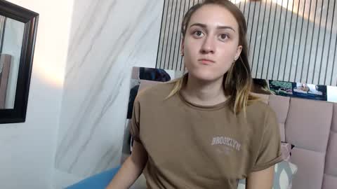 Hanna Palmer online show from December 19, 2:24 pm