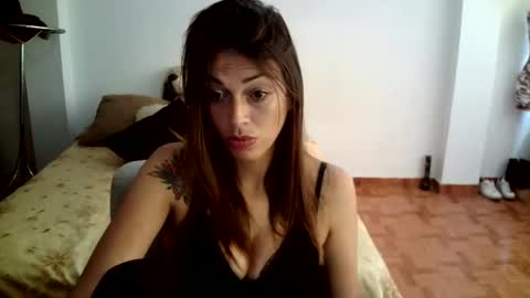 Snapshot of hanna_charming chatting on December 19, 4:57 pm Hanna charming online show from December 19, 4:57 pm