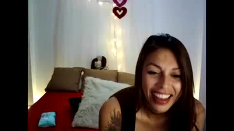 Snapshot of hanna_charming chatting on February 18, 10:47 pm Hanna charming online show from February 18, 10:47 pm