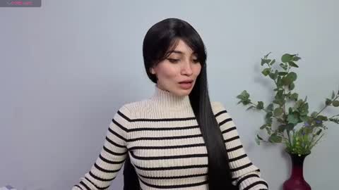Snapshot of hanna_chloe chatting on June 17, 3:24 pm Sara online show from June 17, 3:24 pm