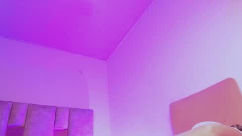 H A N A FOXX online show from April 25, 2:03 pm