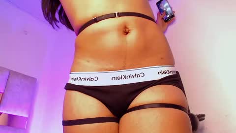 H A N A FOXX online show from May 9, 5:45 am