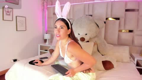 Snapshot of hanna_klover chatting on April 9, 3:50 am Hanna Klover online show from April 9, 3:50 am