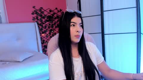 Snapshot of hanna_lee4 chatting on April 1, 10:07 pm Hanna online show from April 1, 10:07 pm
