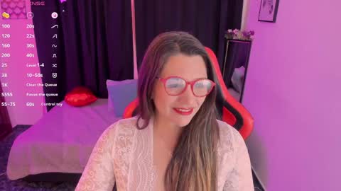 hanna_ma online show from May 13, 1:30 pm