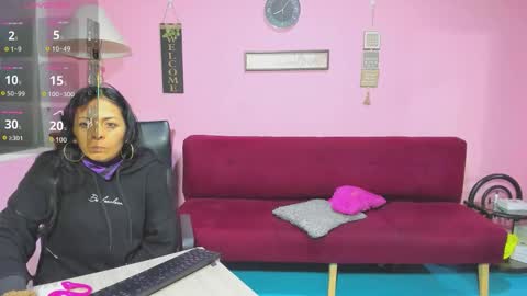 Snapshot of hanna_mature01 chatting on October 13, 1:05 am Hanna online show from October 13, 1:05 am