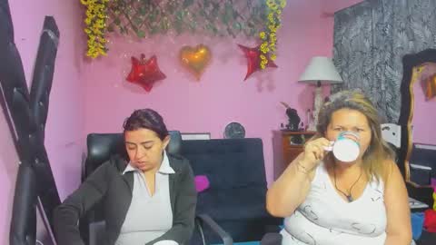 Snapshot of hanna_mature01 chatting on February 18, 12:12 pm Hanna online show from February 18, 12:12 pm