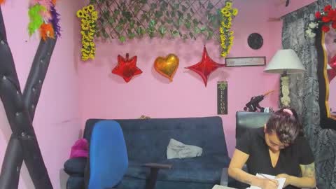 Snapshot of hanna_mature01 chatting on March 15, 11:16 am Hanna online show from March 15, 11:16 am