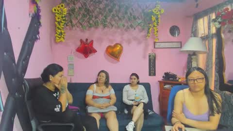 Snapshot of hanna_mature01 chatting on March 25, 12:00 pm Hanna online show from March 25, 12:00 pm