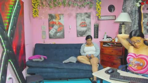 Snapshot of hanna_mature01 chatting on April 6, 12:06 pm Hanna online show from April 6, 12:06 pm