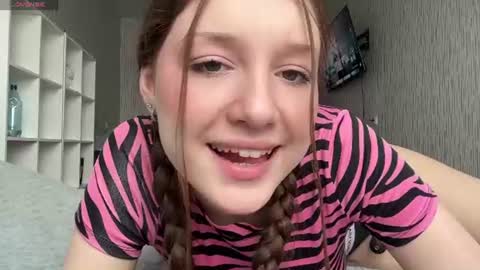 Snapshot of hanna_webber chatting on June 12, 10:36 am hanna_webber online show from June 12, 10:36 am