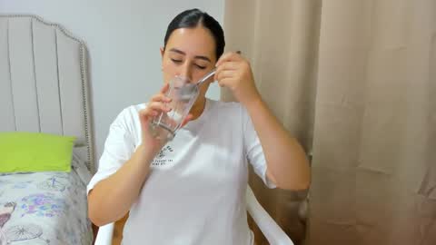 Hanna online show from October 30, 12:45 am