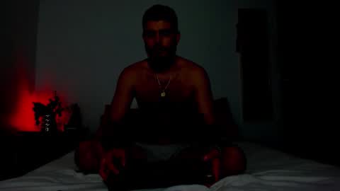 Snapshot of hannaandmike chatting on December 4, 2:32 am Hanna and Mike online show from December 4, 2:32 am