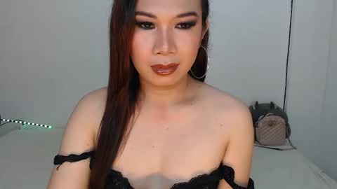 Snapshot of hannabanana_ts chatting on September 10, 2:11 am Hannah online show from September 10, 2:11 am