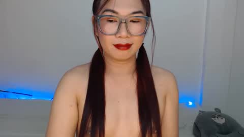 Snapshot of hannabanana_ts chatting on October 8, 4:43 am Hannah online show from October 8, 4:43 am