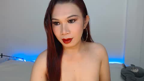 Snapshot of hannabanana_ts chatting on October 12, 2:10 am Hannah online show from October 12, 2:10 am