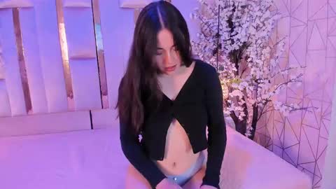 hannacollins_2 online show from September 27, 1:05 pm