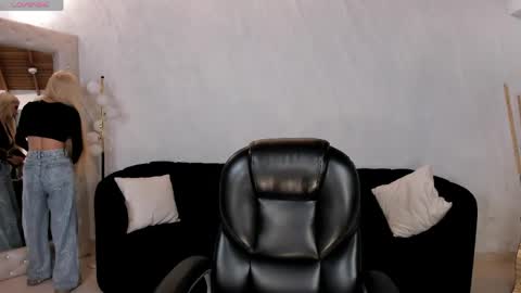  Hanna Connor  online show from May 12, 9:12 pm