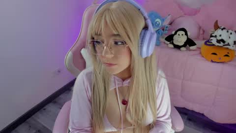 hannacutegod online show from March 30, 6:25 am