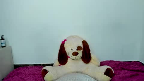 Snapshot of hannadowling chatting on February 10, 9:25 pm Hanna online show from February 10, 9:25 pm