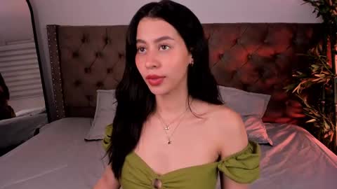 Hannah online show from February 22, 1:00 am