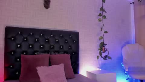 Hannah online show from February 1, 3:28 pm