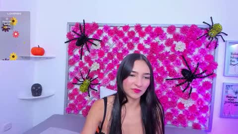 Hannah Miller online show from October 9, 11:41 am