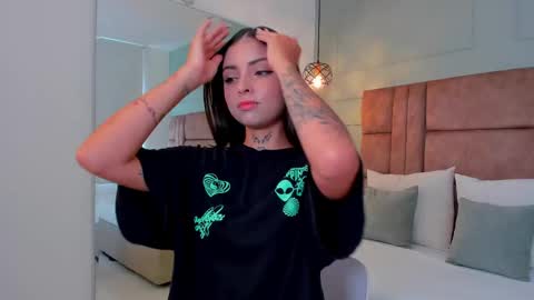 Snapshot of hannah_miltonn chatting on September 21, 7:26 pm Hannah Milton online show from September 21, 7:26 pm