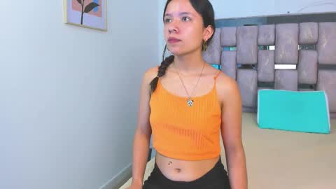 Snapshot of hannah_stuart chatting on February 4, 1:06 pm hannah_stuart online show from February 4, 1:06 pm