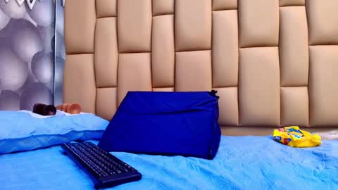 Snapshot of hannah_teehn chatting on October 1, 7:20 pm hannah_teehn online show from October 1, 7:20 pm