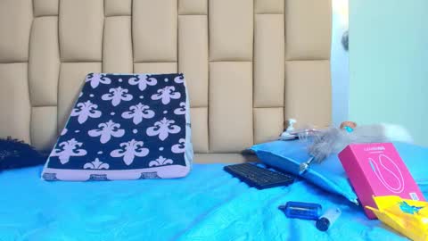 Snapshot of hannah_teehn chatting on October 14, 7:36 pm hannah_teehn online show from October 14, 7:36 pm