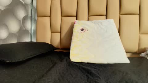 Snapshot of hannah_teehn chatting on October 16, 7:15 pm hannah_teehn online show from October 16, 7:15 pm