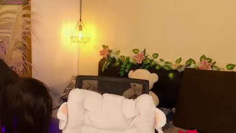 Hannah Williams online show from September 17, 9:16 pm