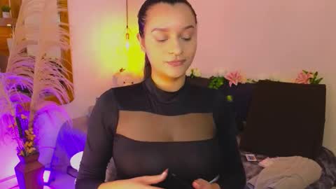 Hannah Williams online show from January 6, 10:01 pm