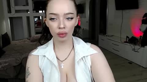 Hannah online show from February 21, 9:10 am