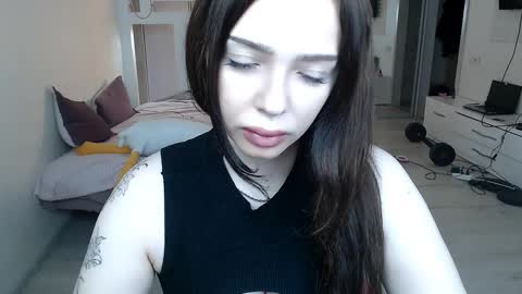 Hannah online show from February 28, 12:28 pm