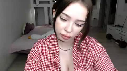 Hannah online show from March 4, 12:11 pm
