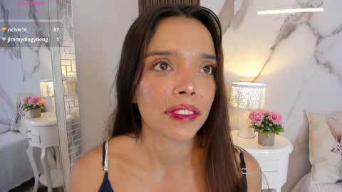 Hannahill69 online show from May 15, 5:25 am
