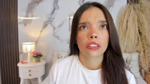 Hannahill69 online show from May 22, 5:03 am