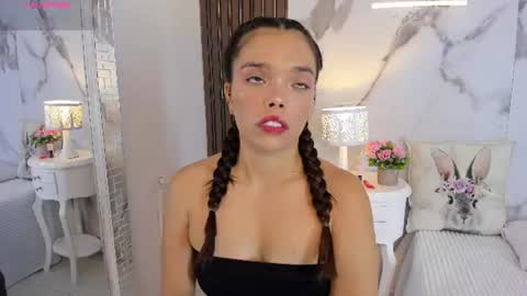 Hannahill69 online show from June 17, 4:59 am