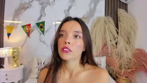 Hannahill69 online show from June 20, 5:10 am